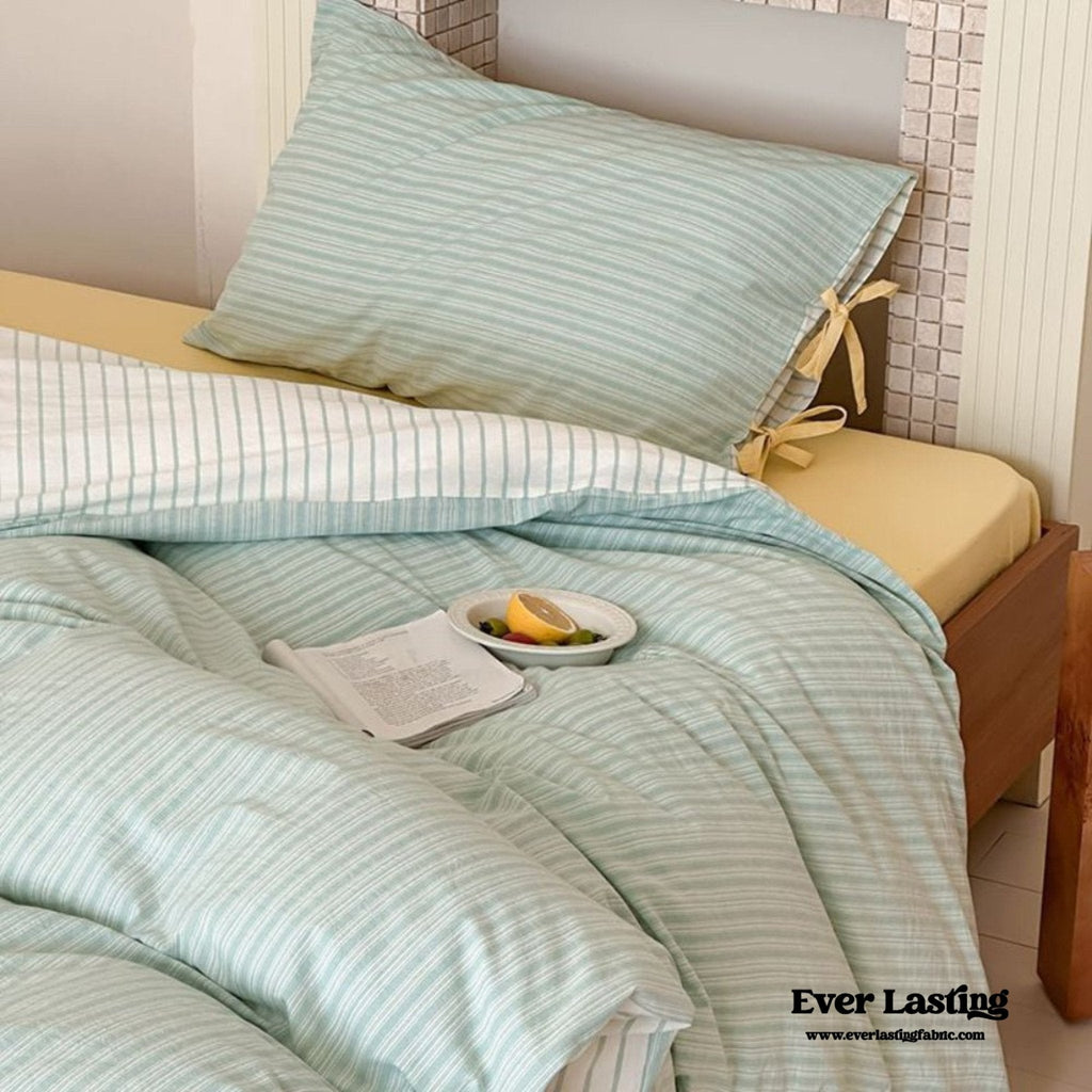 Josie Bow Tied Striped Bedding Set / Gray