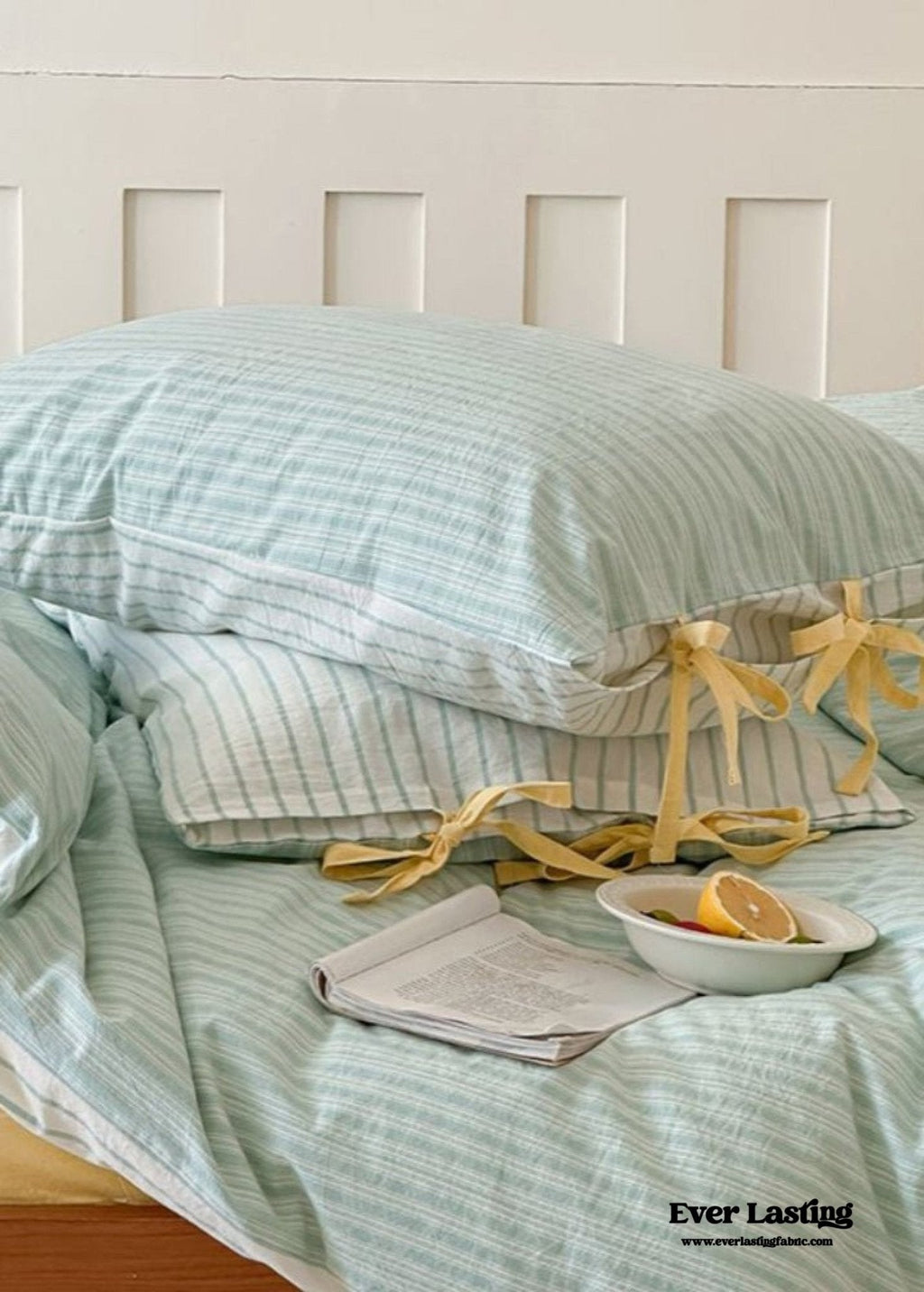 Josie Bow Tied Striped Bedding Set / Gray
