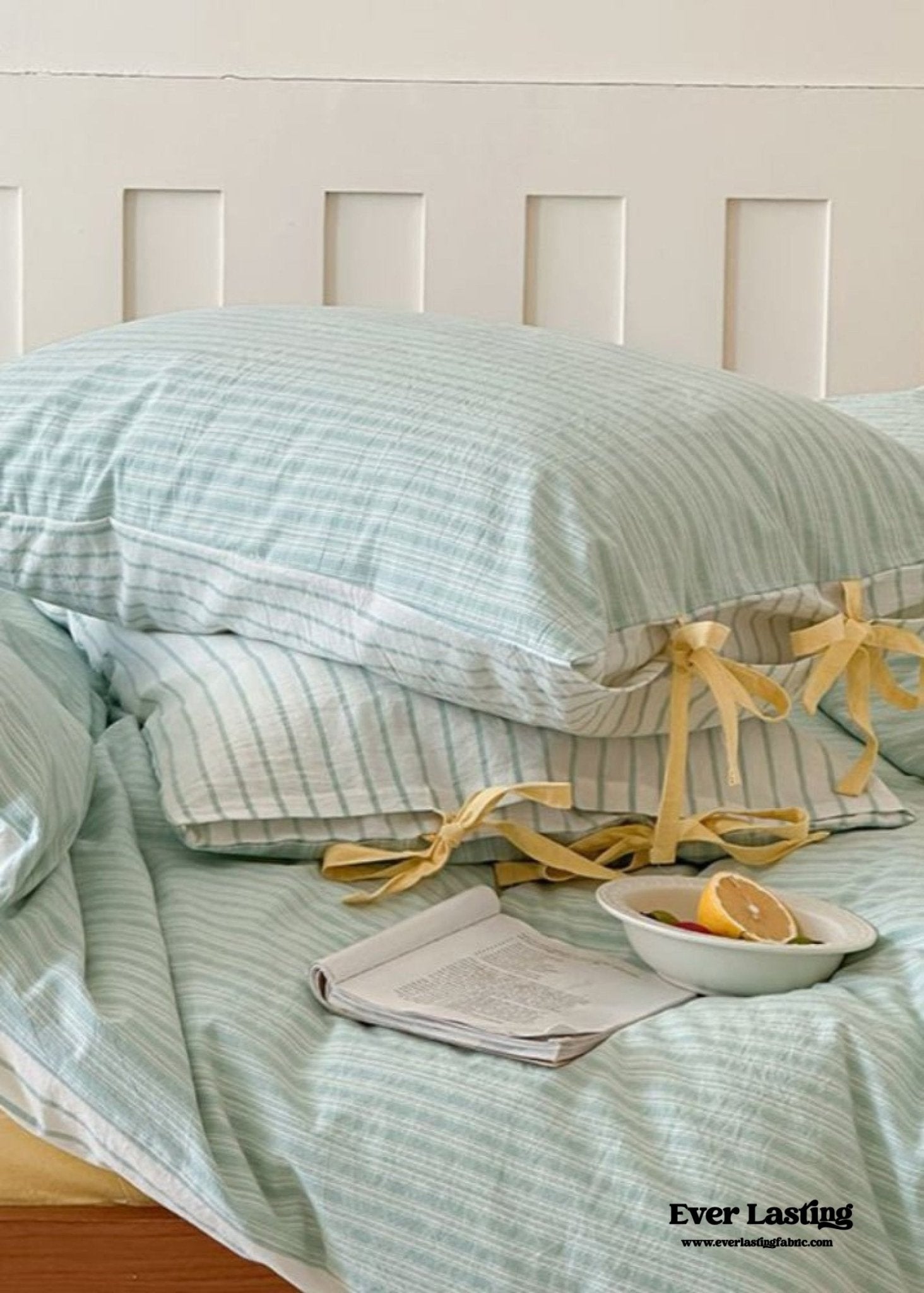 Josie Bow Tied Striped Bedding Set / Gray