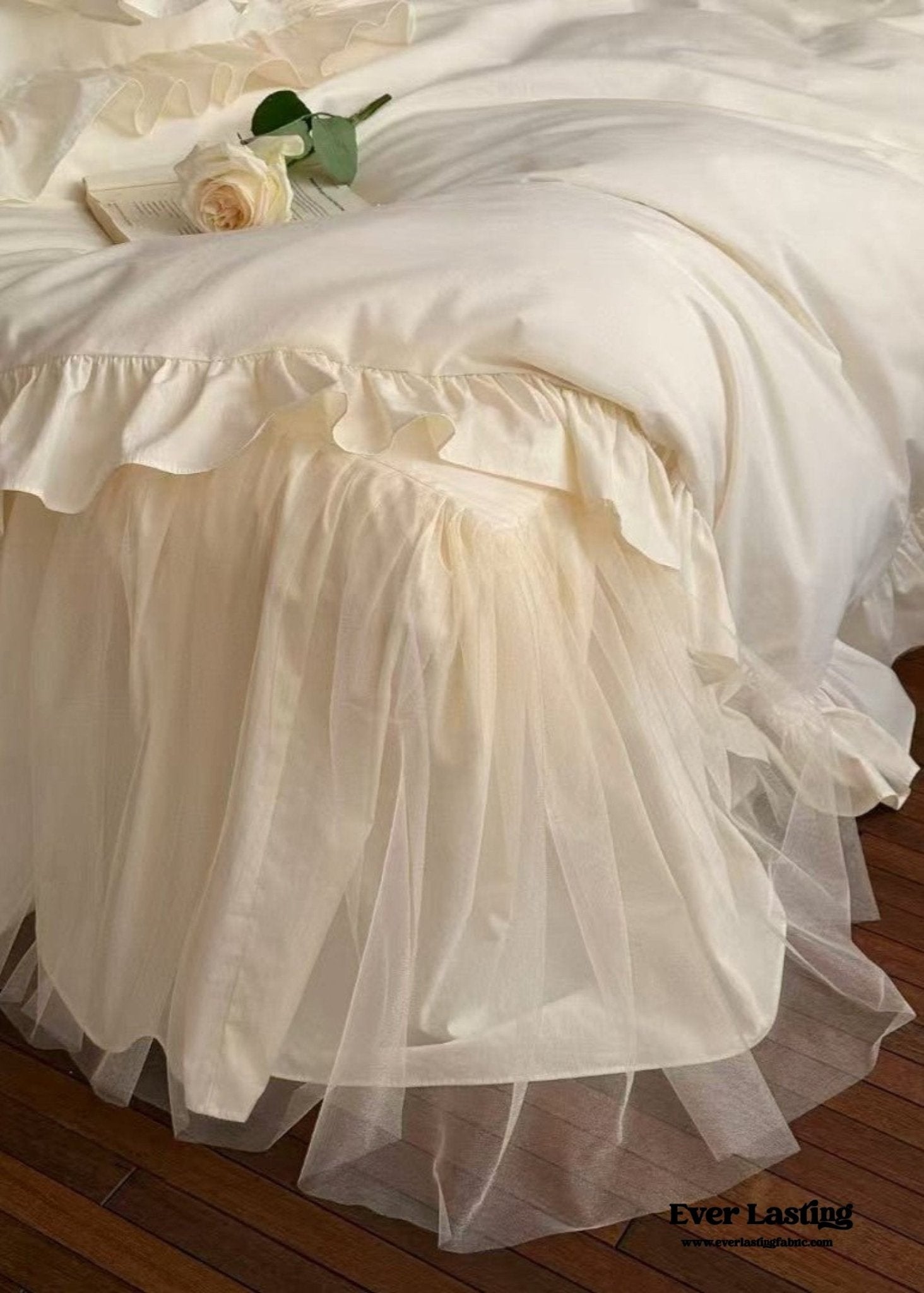 Lacey Lace Ruffle Washed Cotton Bedding Set / White