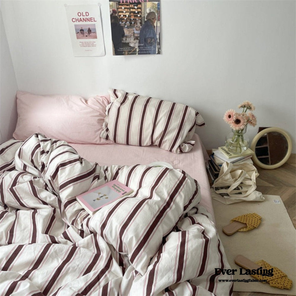 Liam Striped Bedding Set / Brown
