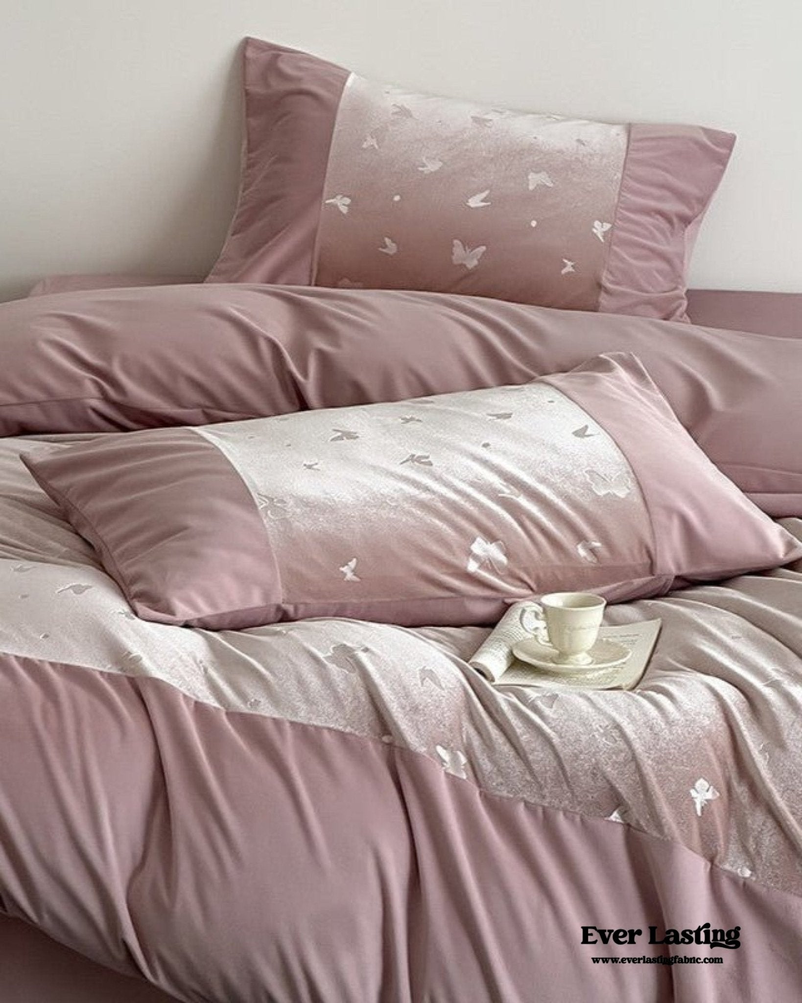 Lilou Velvet Butterfly Bedding Set / Pink Blush