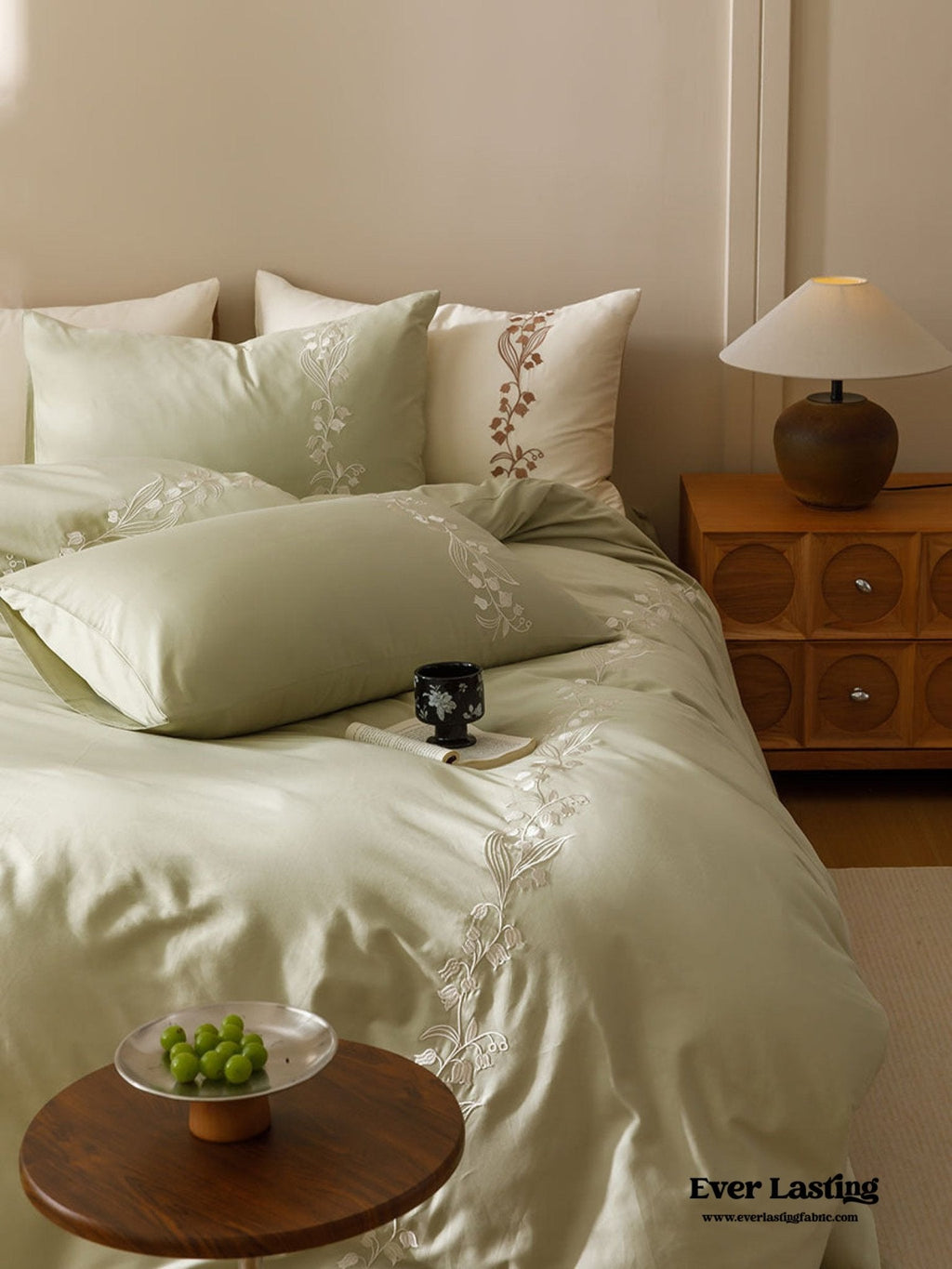 Lily of the Valley Embroidered Silky Bedding Set / Cream