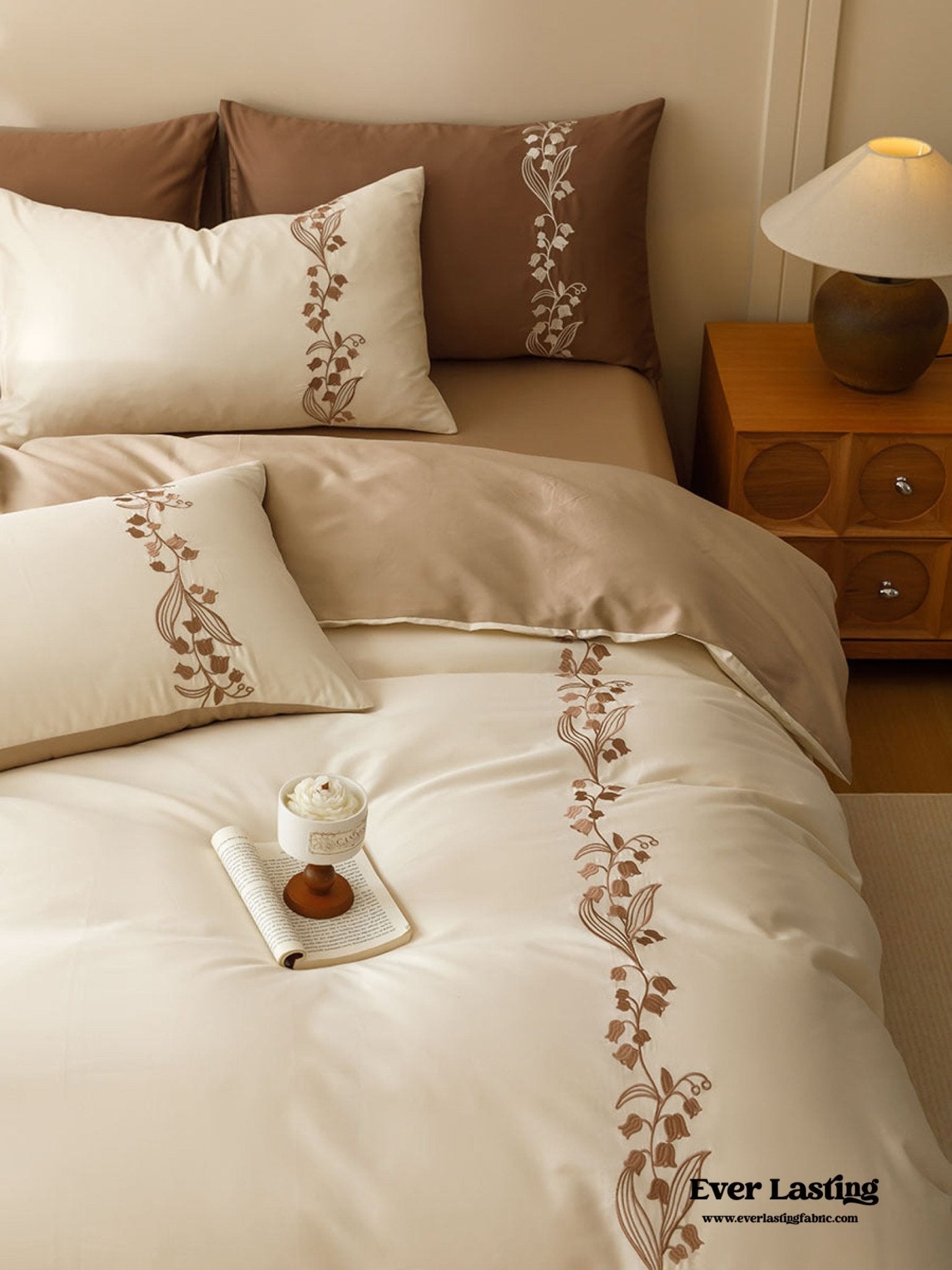 Lily of the Valley Embroidered Silky Bedding Set / Green