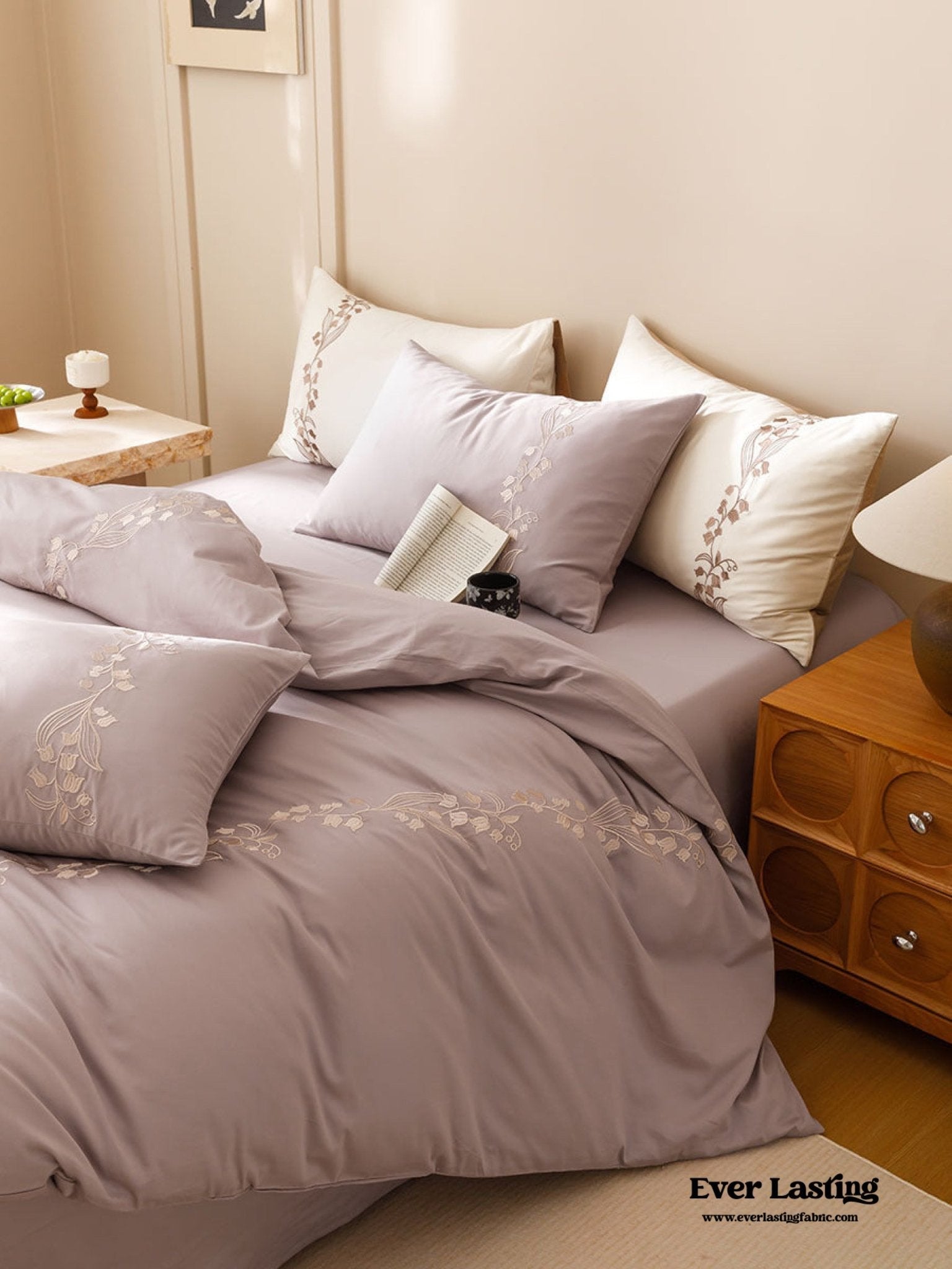 Lily of the Valley Embroidered Silky Bedding Set / Green