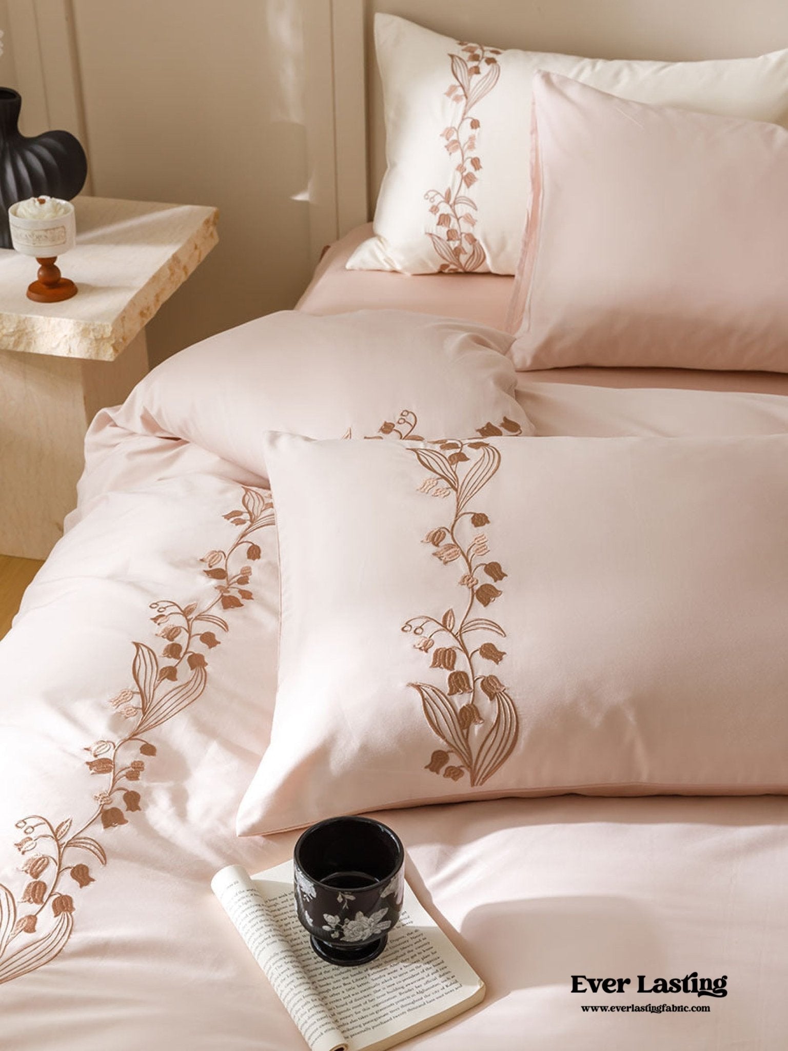 Lily of the Valley Embroidered Silky Bedding Set / Green