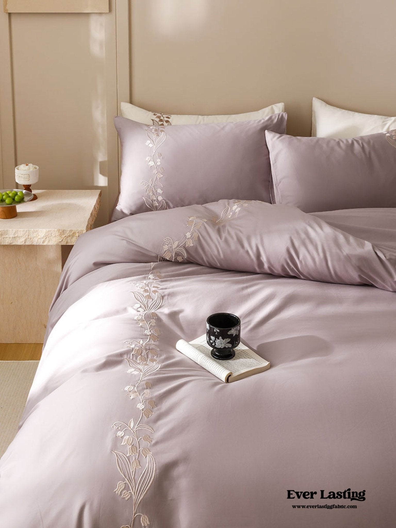 Lily of the Valley Embroidered Silky Bedding Set / Green