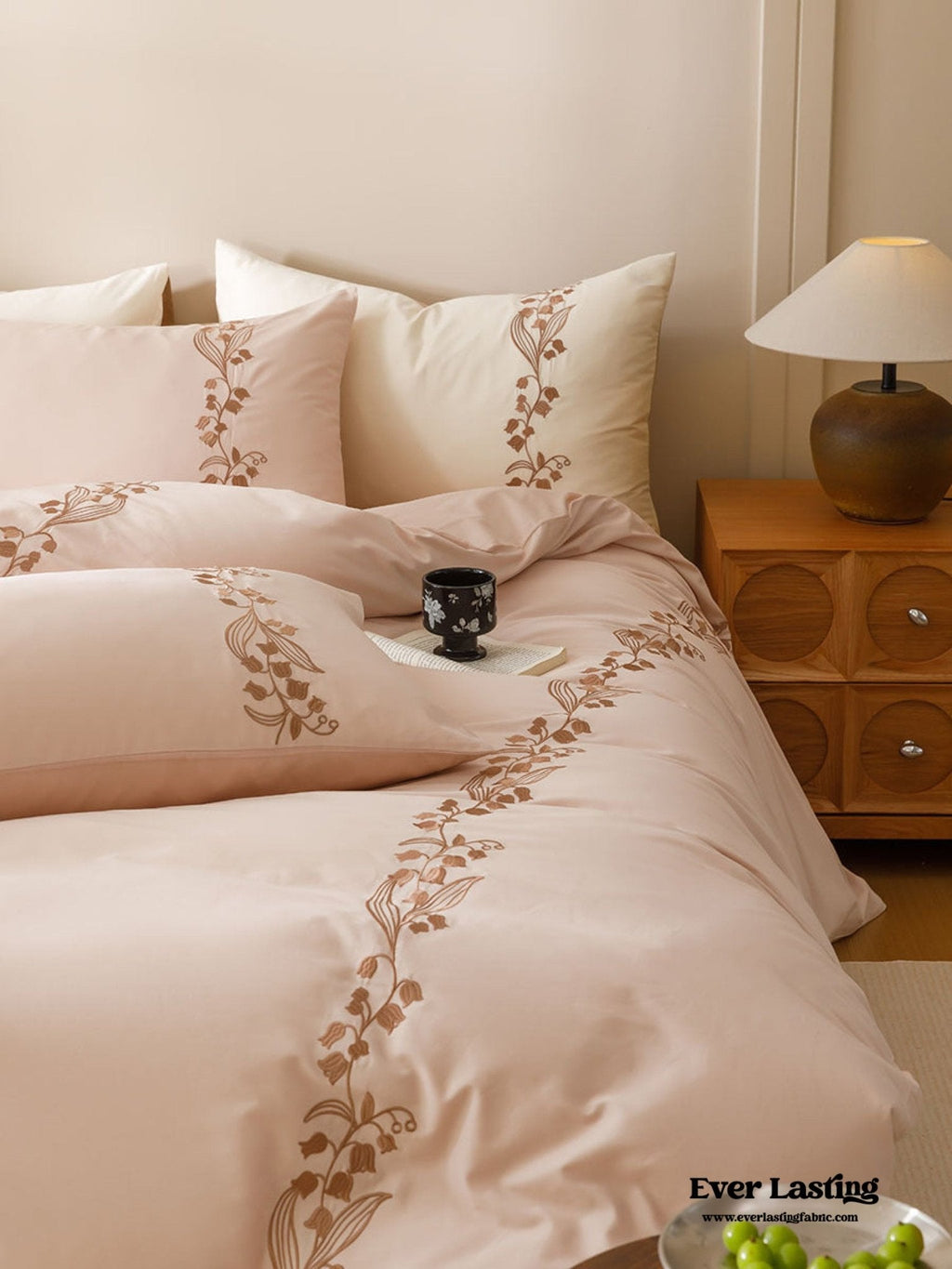 Lily of the Valley Embroidered Silky Bedding Set / Green