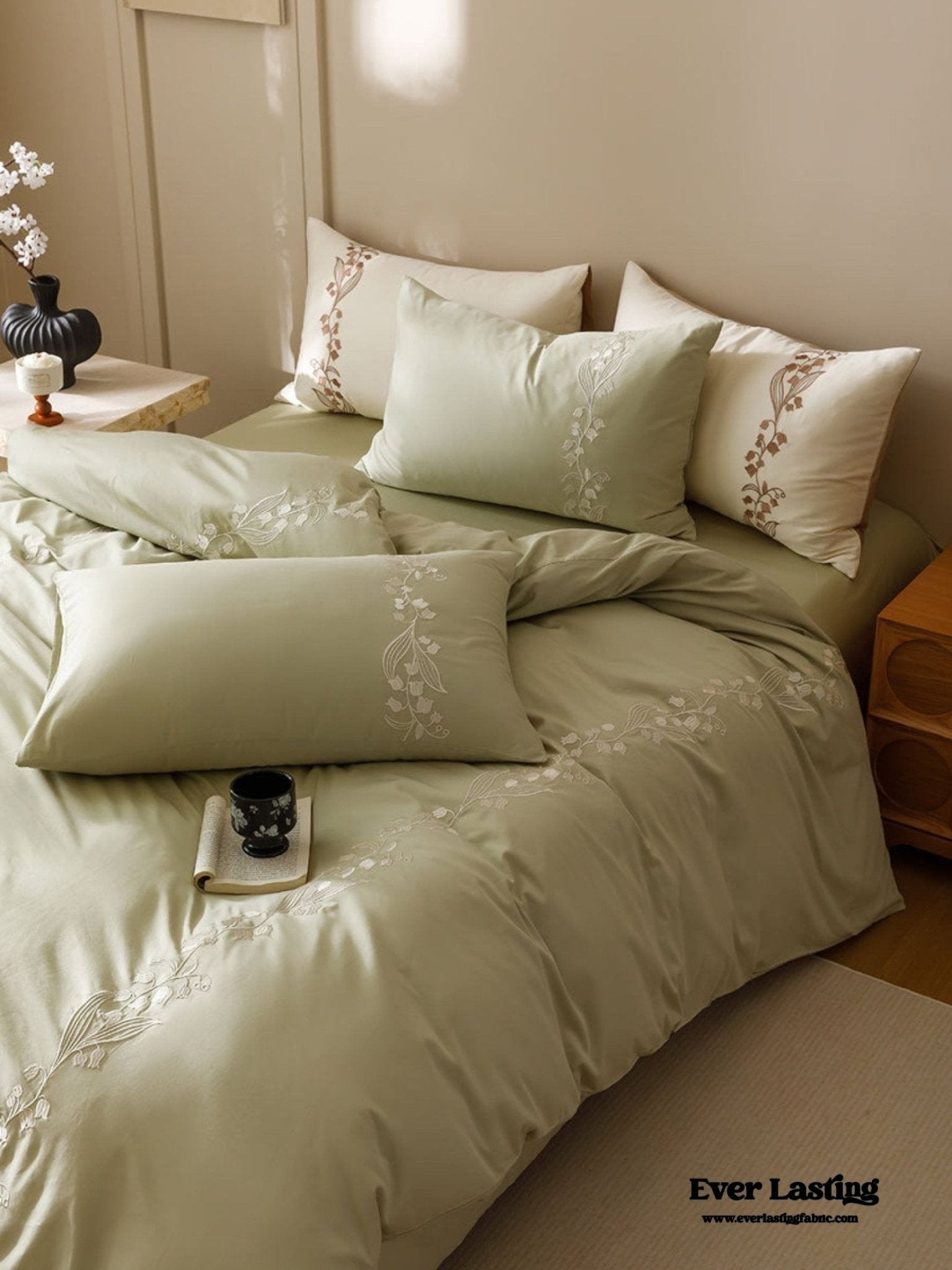 Lily of the Valley Embroidered Silky Bedding Set / Pink