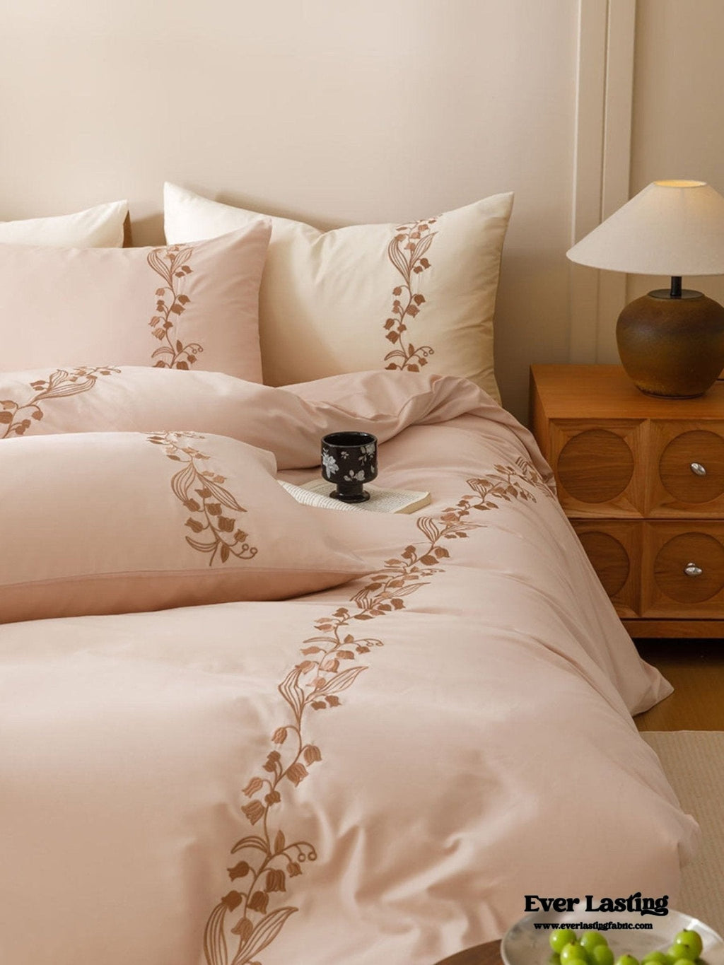 Lily of the Valley Embroidered Silky Bedding Set / Pink