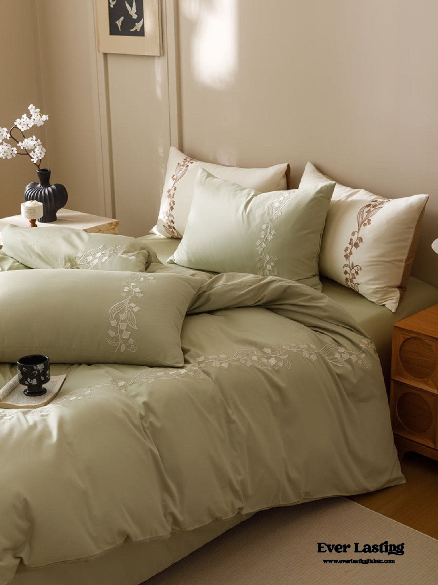 Lily of the Valley Embroidered Silky Bedding Set / Pink