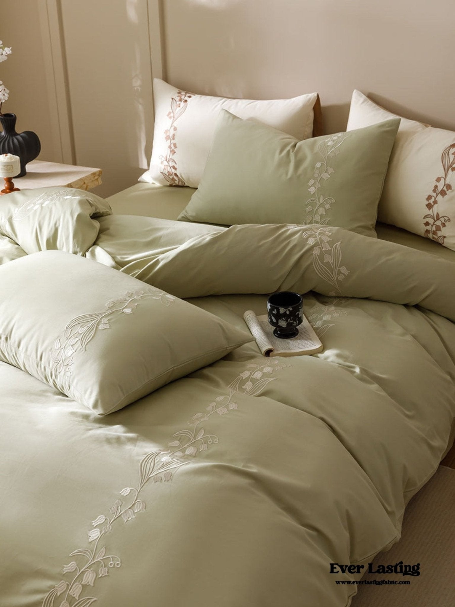 Lily of the Valley Embroidered Silky Bedding Set / Pink