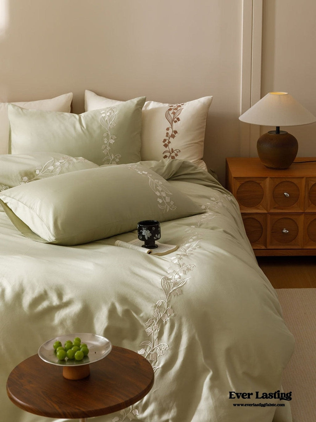 Lily of the Valley Embroidered Silky Bedding Set / Pink