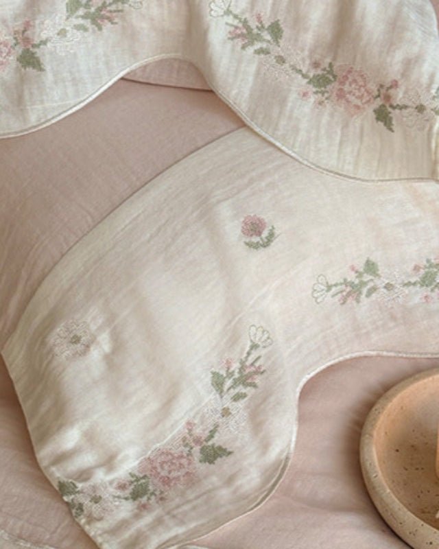 Maeve Floral Double Gauze Bedding Set / Khaki