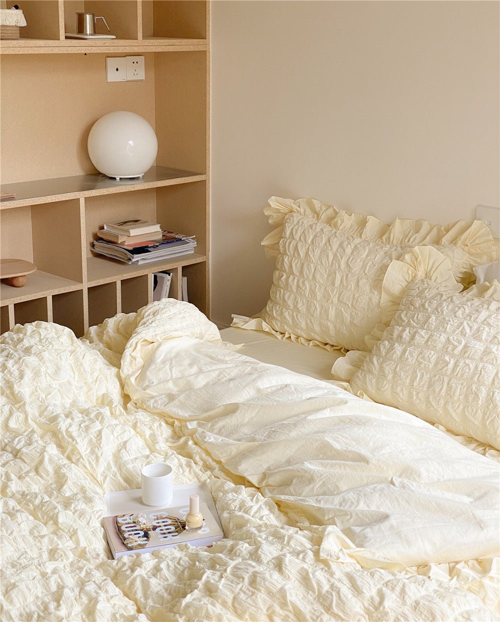 Marshmallow Puff Ruffle Bedding Set / White