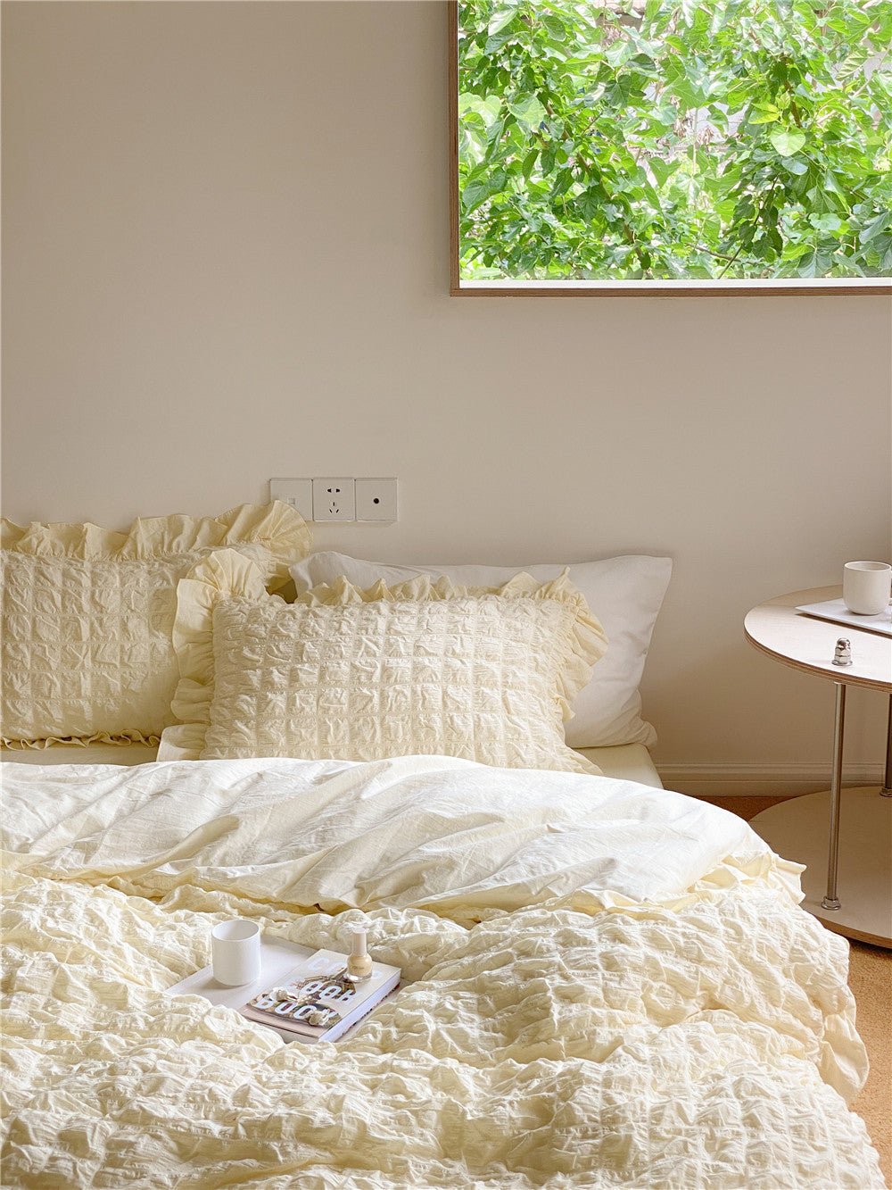 Marshmallow Puff Ruffle Bedding Set / White