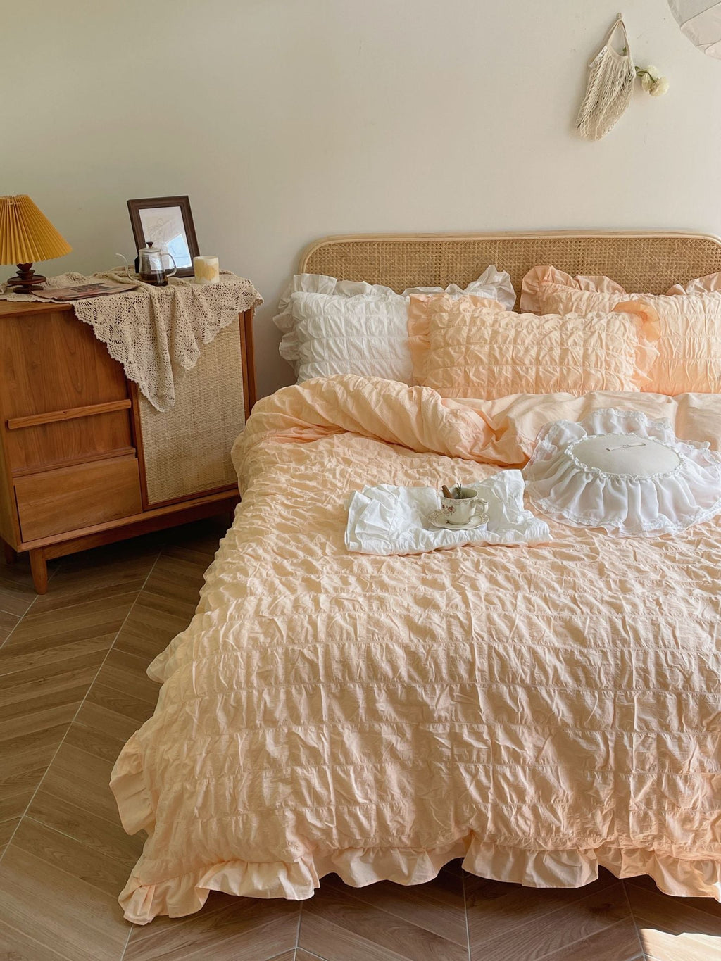 Marshmallow Puff Ruffle Bedding Set / Yellow