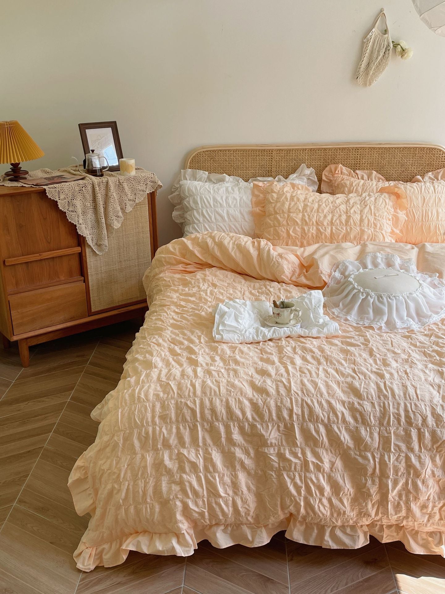 Marshmallow Puff Ruffle Bedding Set / Yellow