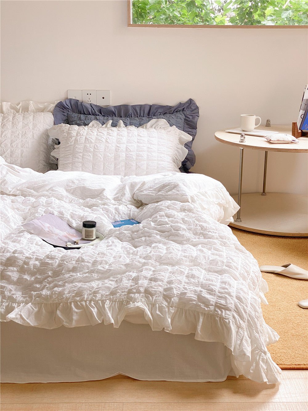 Marshmallow Puff Ruffle Bedding Set / Yellow