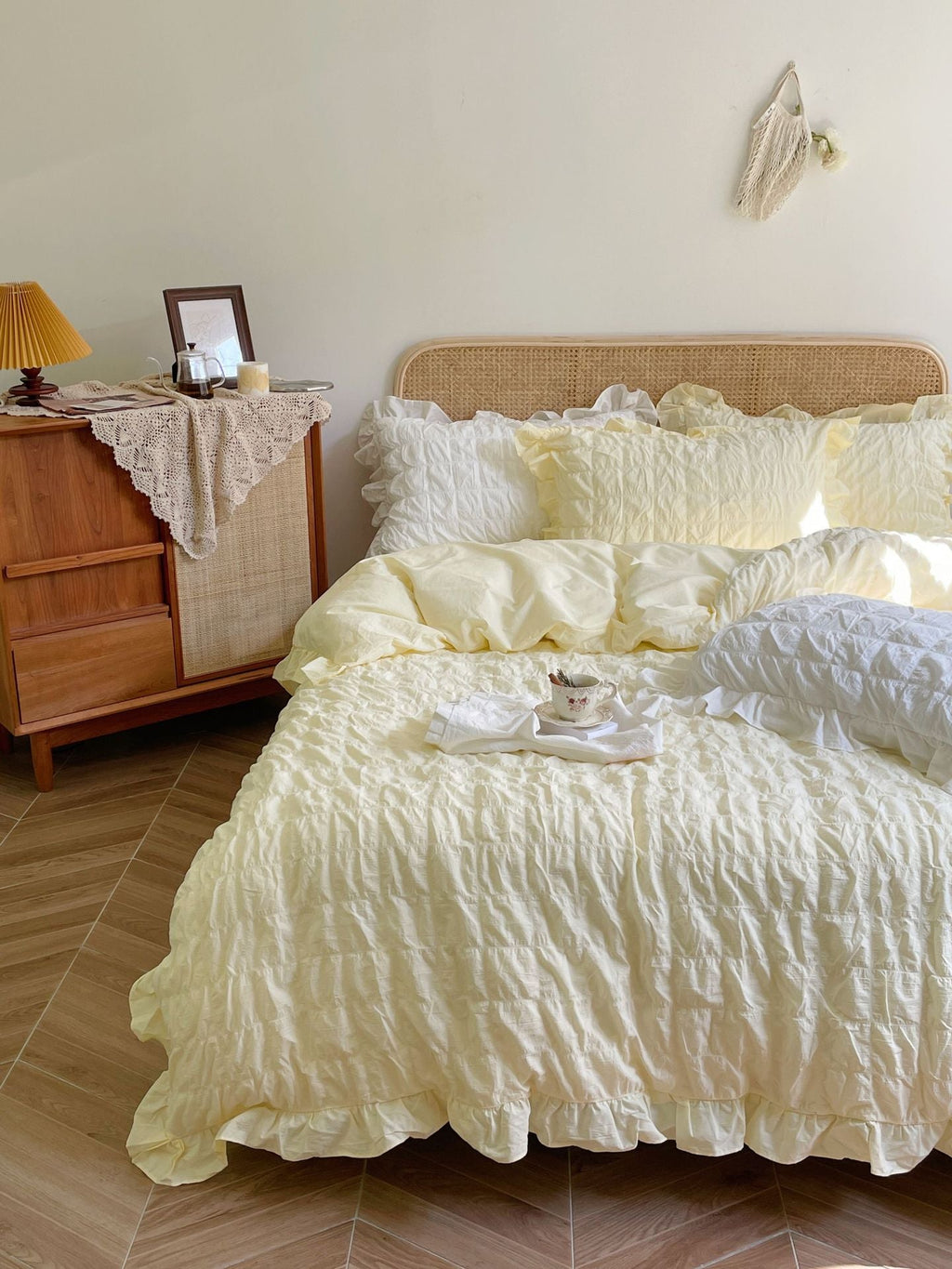 Marshmallow Puff Ruffle Bedding Set / Yellow