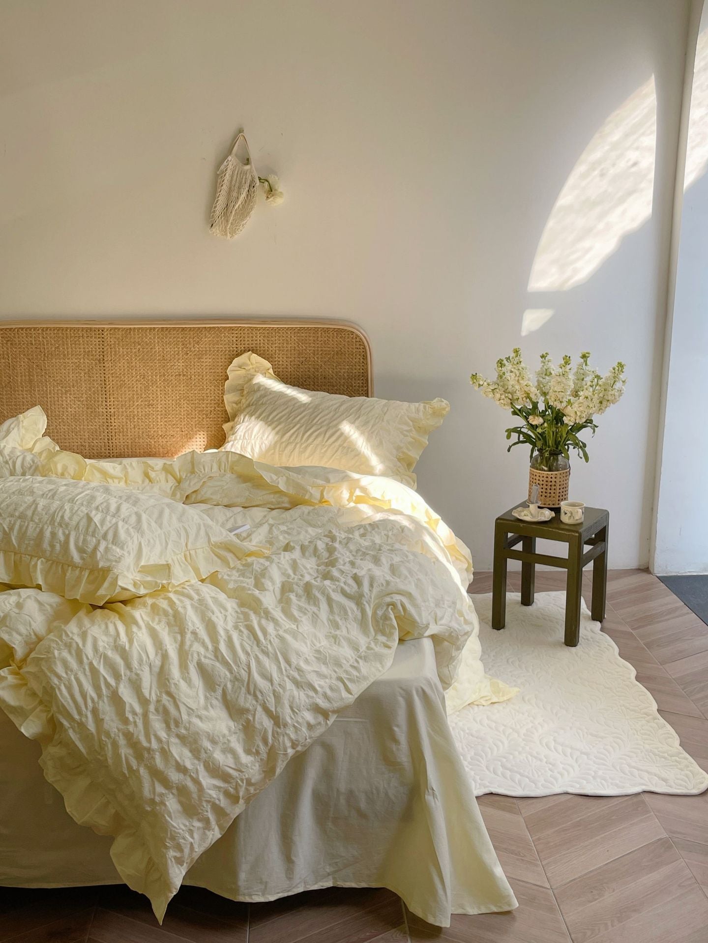 Marshmallow Puff Ruffle Bedding Set / Yellow