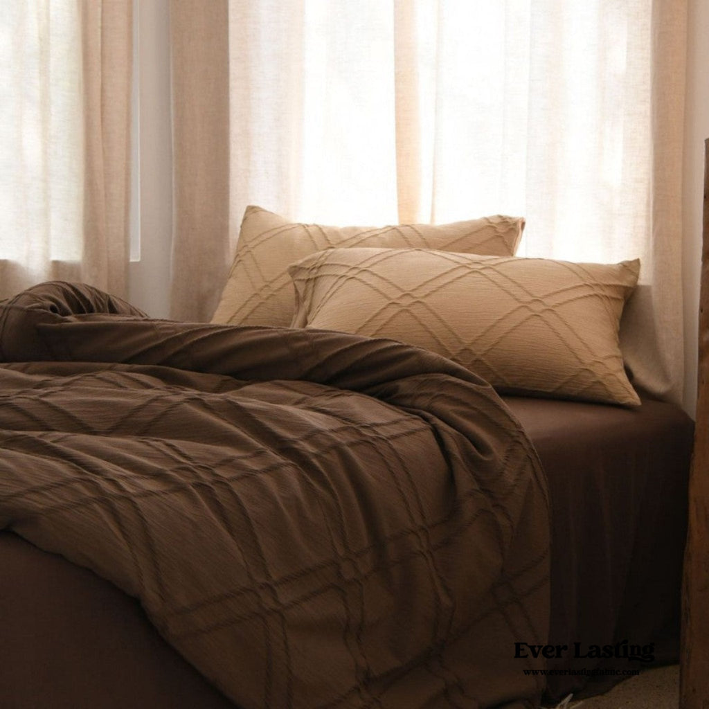 Millard Geometric Jacquard Bedding Set / Beige