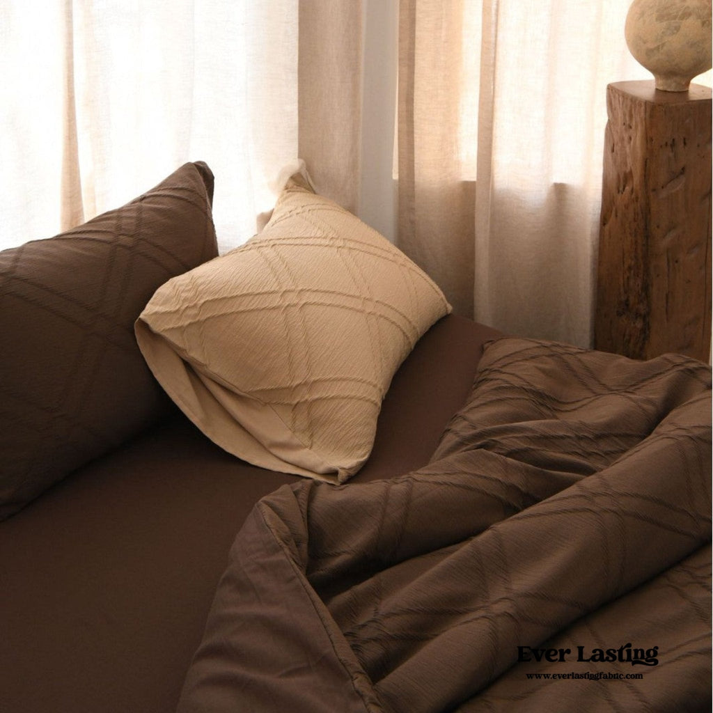 Millard Geometric Jacquard Bedding Set / Beige