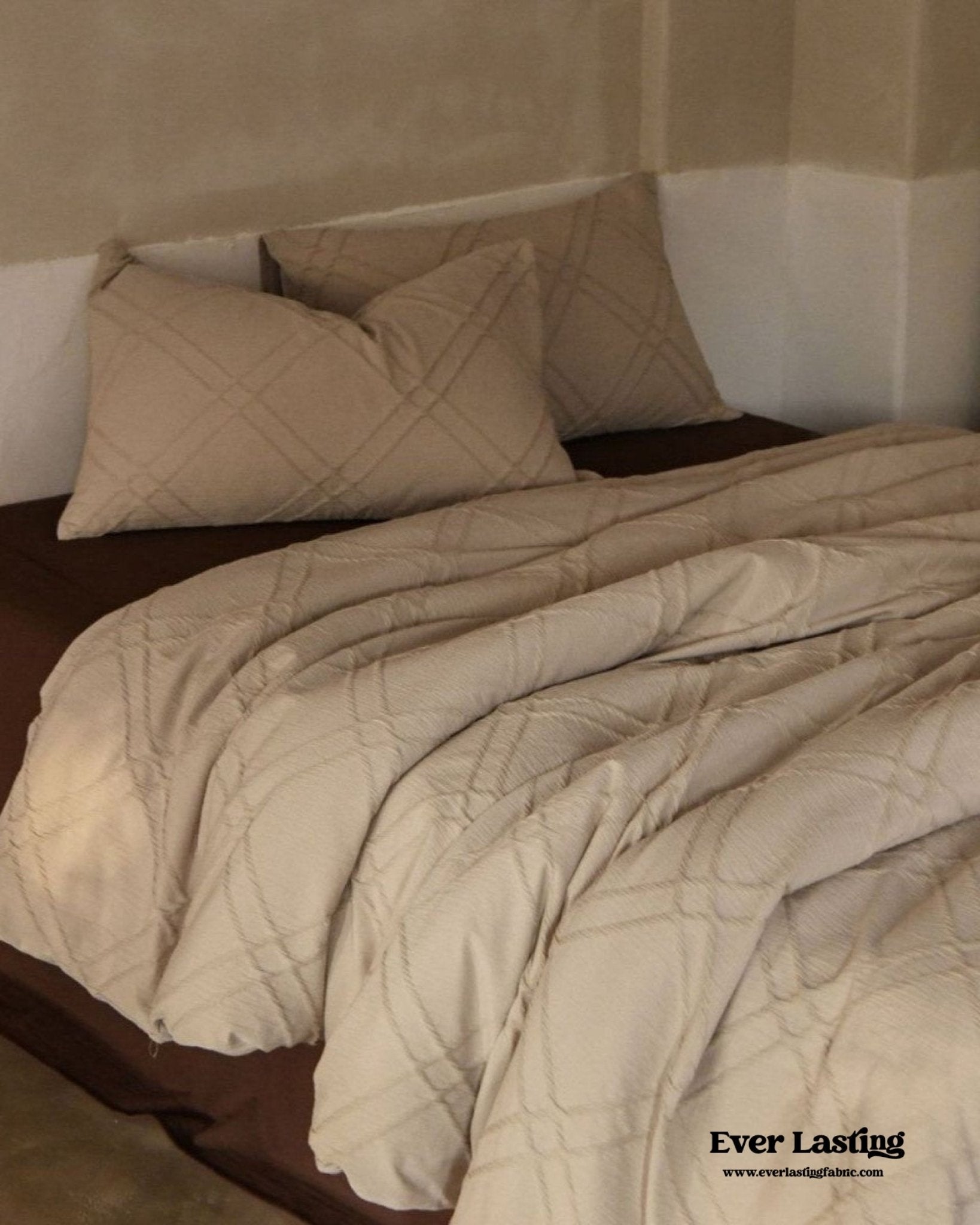 Millard Geometric Jacquard Bedding Set / Beige