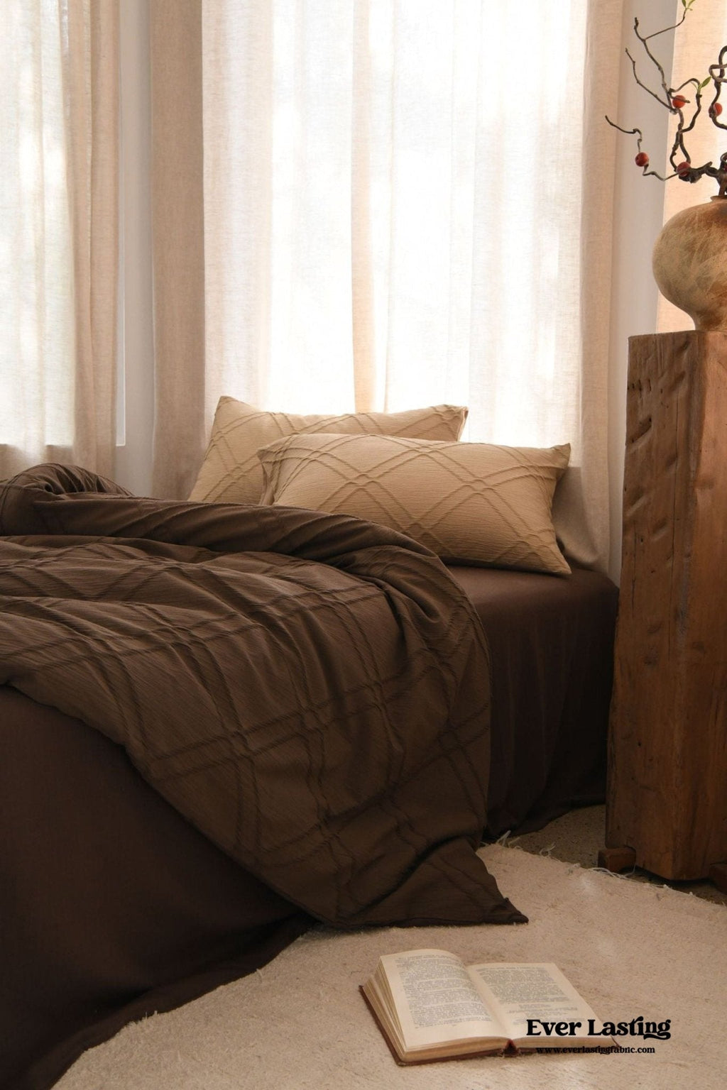 Millard Geometric Jacquard Bedding Set / Beige