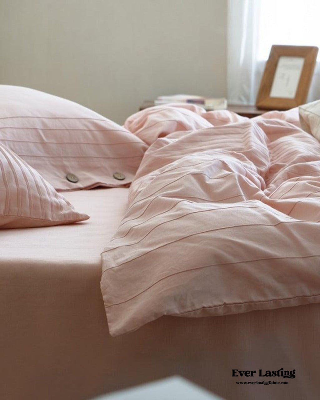 Milo Minimalist Solid Button Bedding Set / Pink