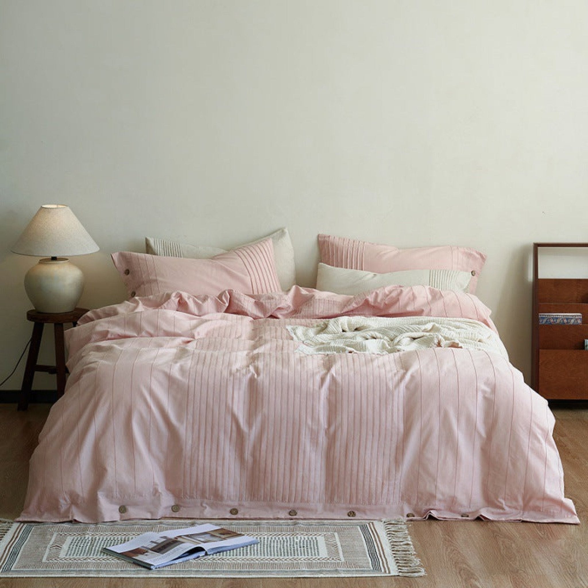 Milo Minimalist Solid Button Bedding Set / Pink