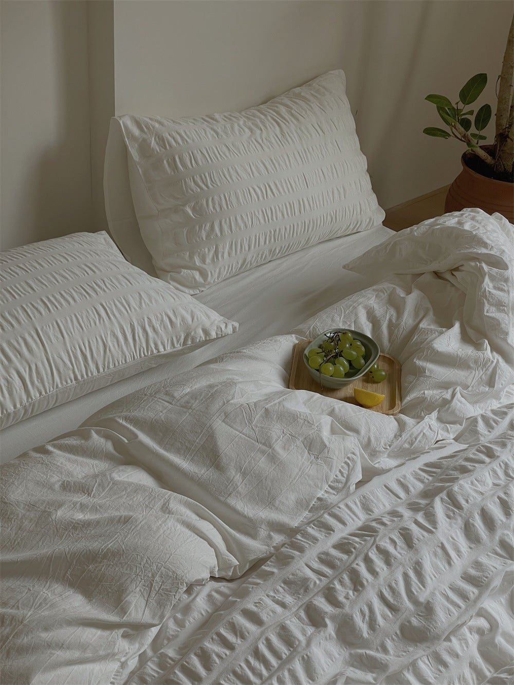Minimal Bubble Textured Bedding Set / Beige
