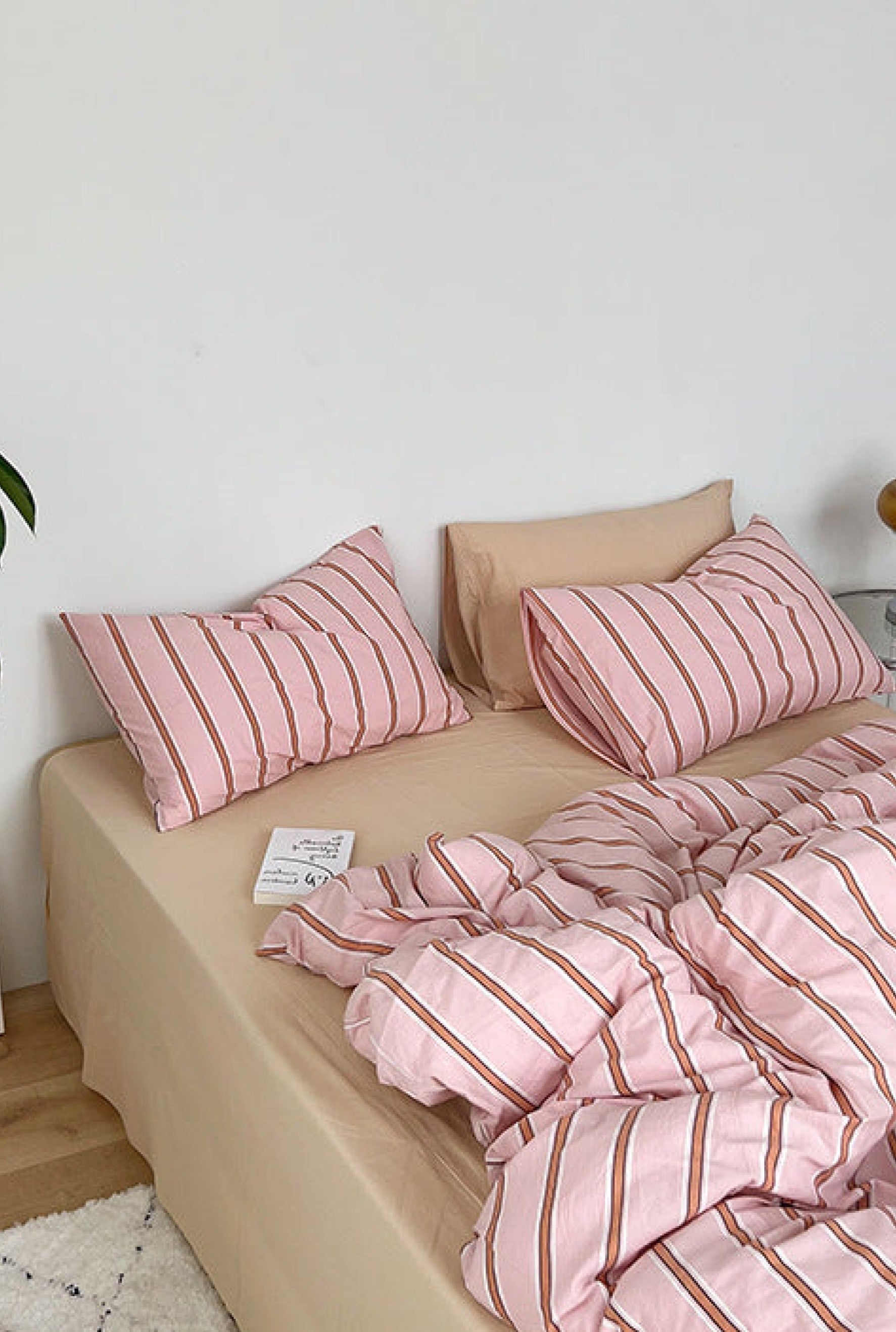 Minimal Stripe Bedding Set / Pink