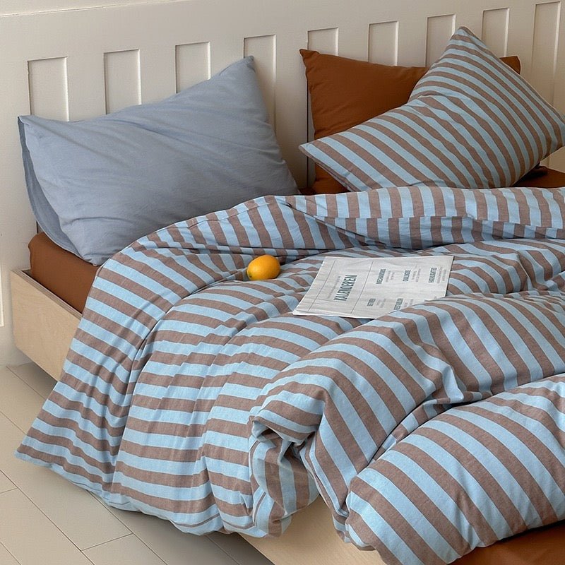 Parker Minimalist Striped Bedding Set / Red