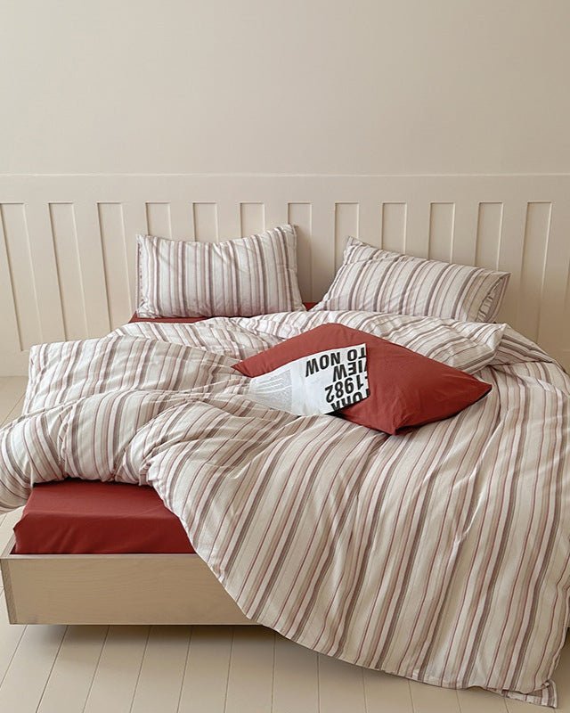Parker Minimalist Striped Bedding Set / Khaki & Gray
