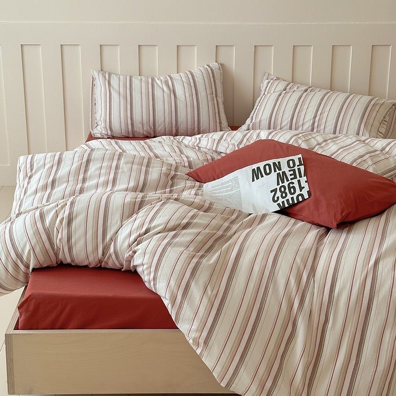 Parker Minimalist Striped Bedding Set / Red