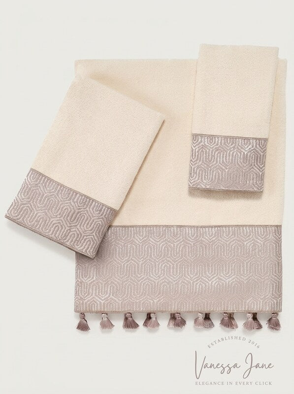 Av Anti Beaufort Ivory 27 x 50 Bath Towel