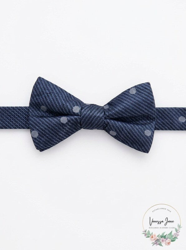 Ryan Seacrest Distinction Mens Canal Pre-Tied Dot Silk Bow Tie