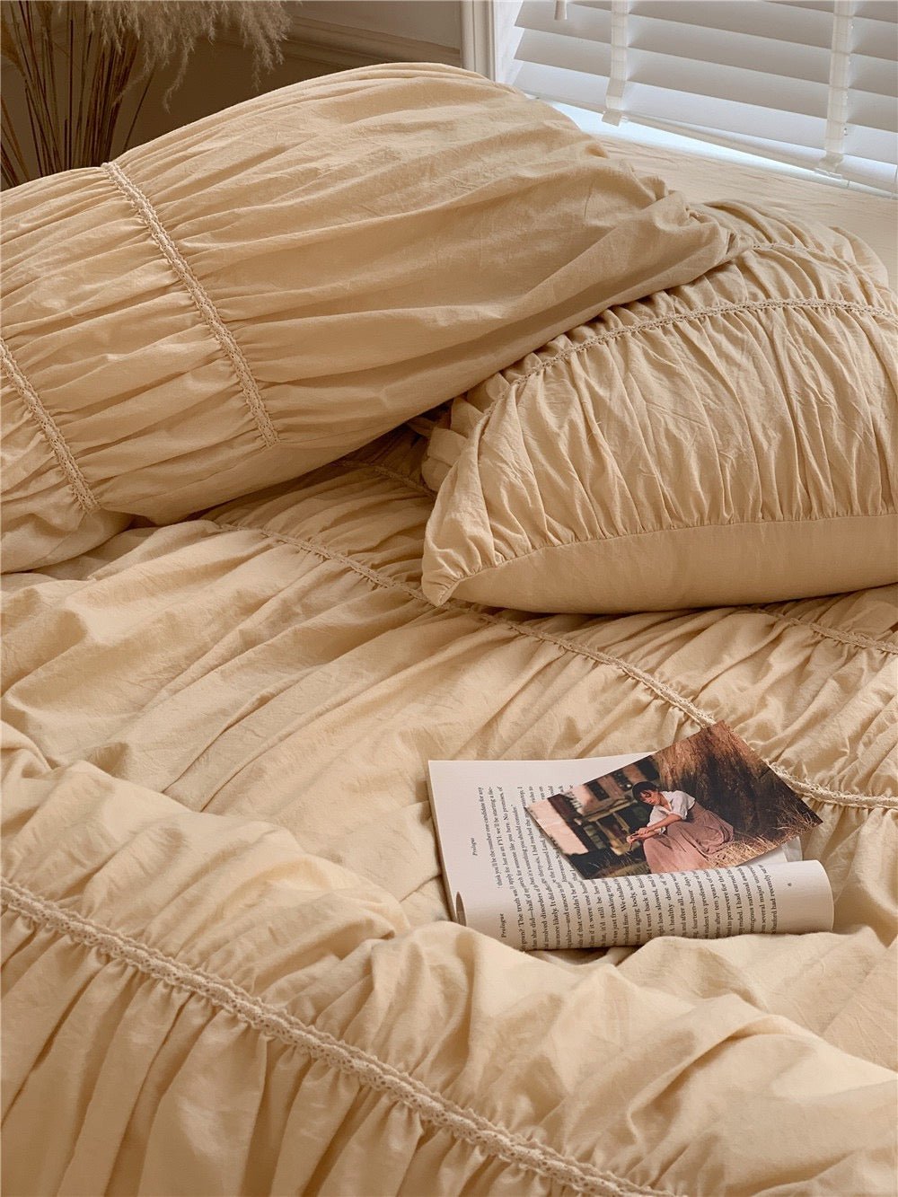 Royal Bedding Set / Beige