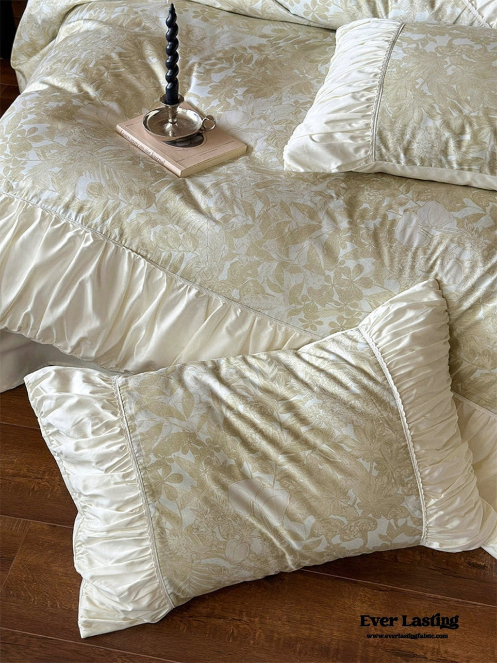 Royal Floral Ruffle Bedding Set / Pink