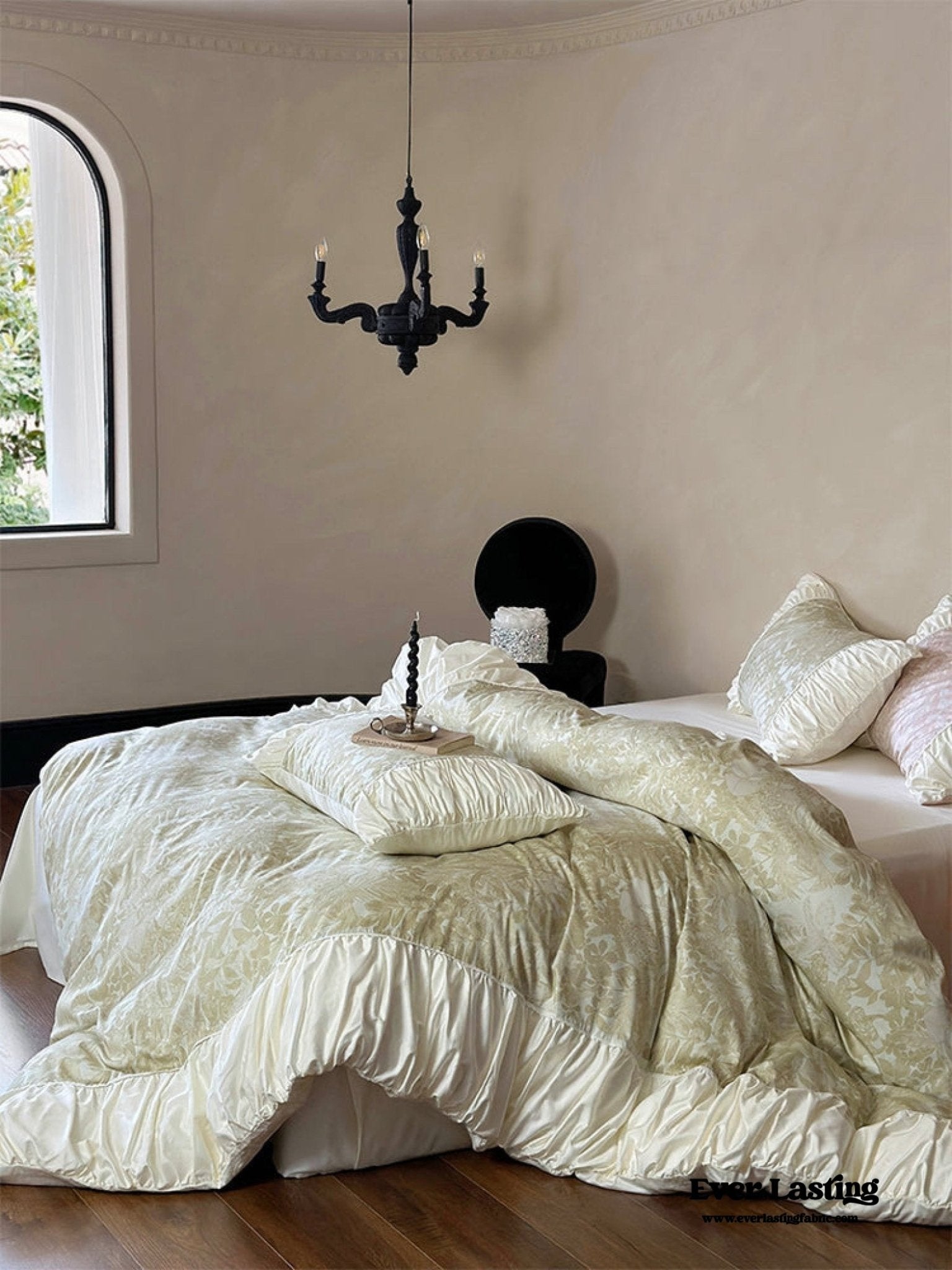 Royal Floral Ruffle Bedding Set / Pink