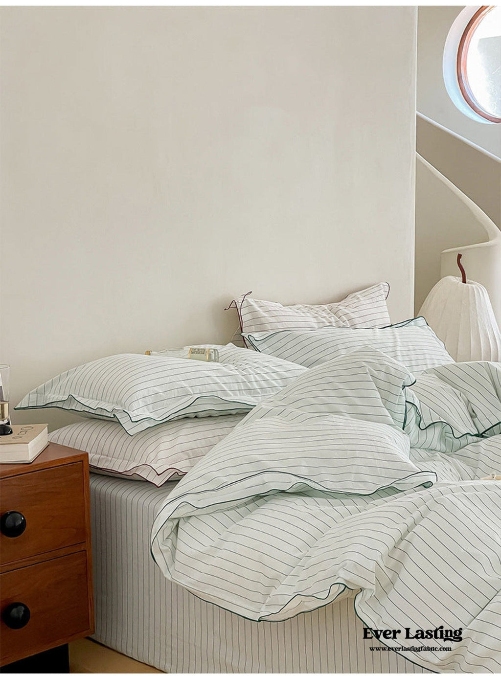 Scandinavian Overlock Striped Bedding Set / White + Green