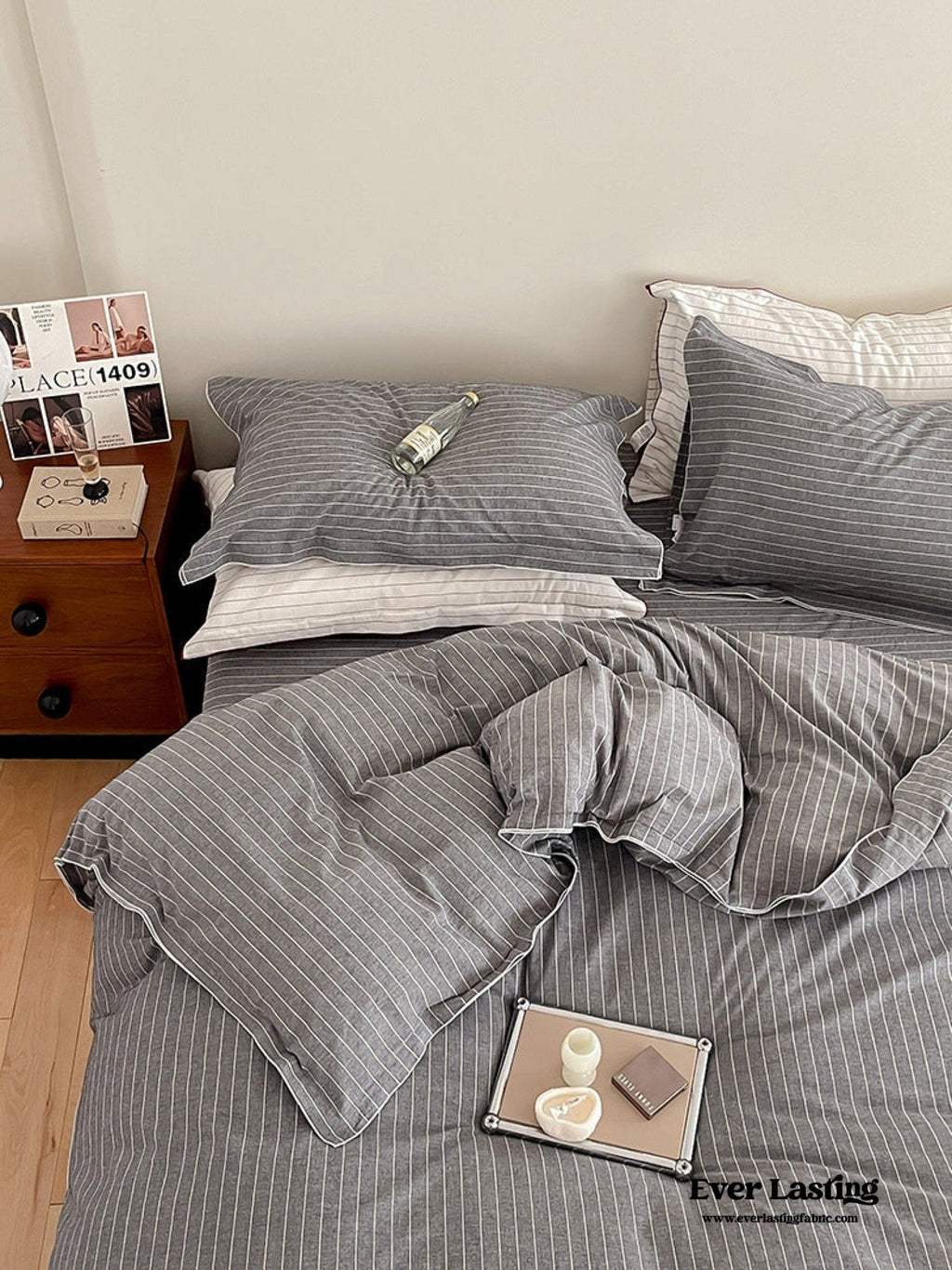 Scandinavian Overlock Striped Bedding Set / White + Green