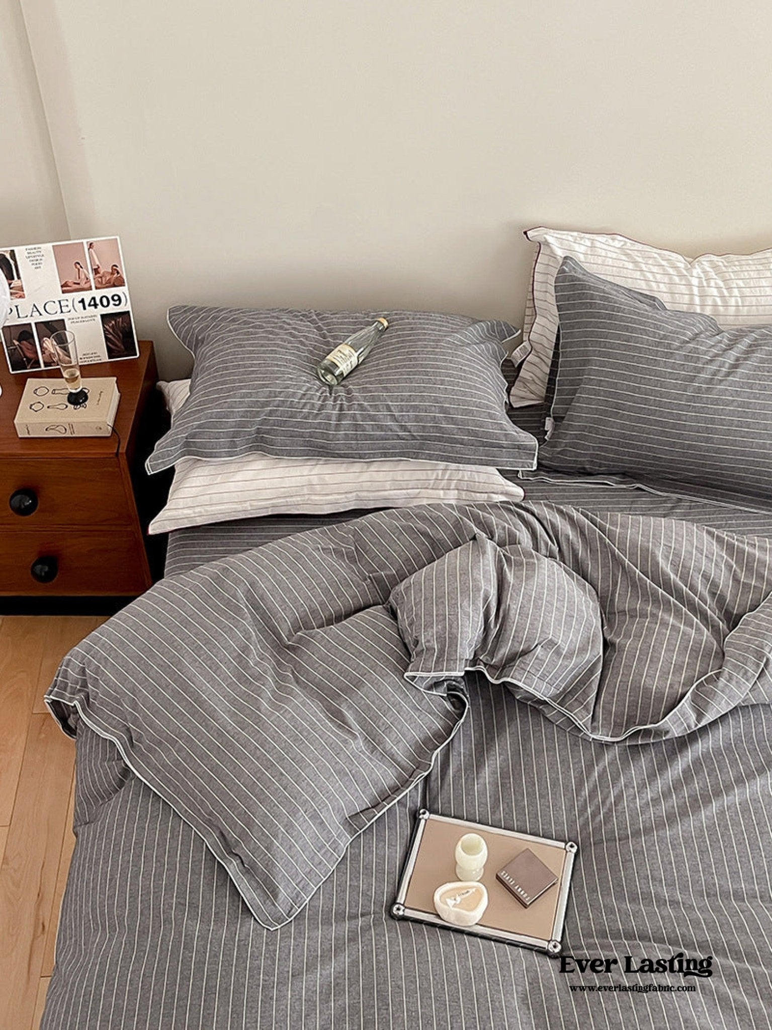 Scandinavian Overlock Striped Bedding Set / White + Green