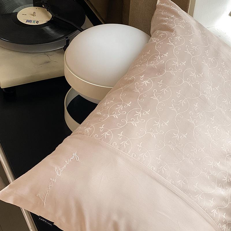 Silky Floral Bedding Set / Snow White