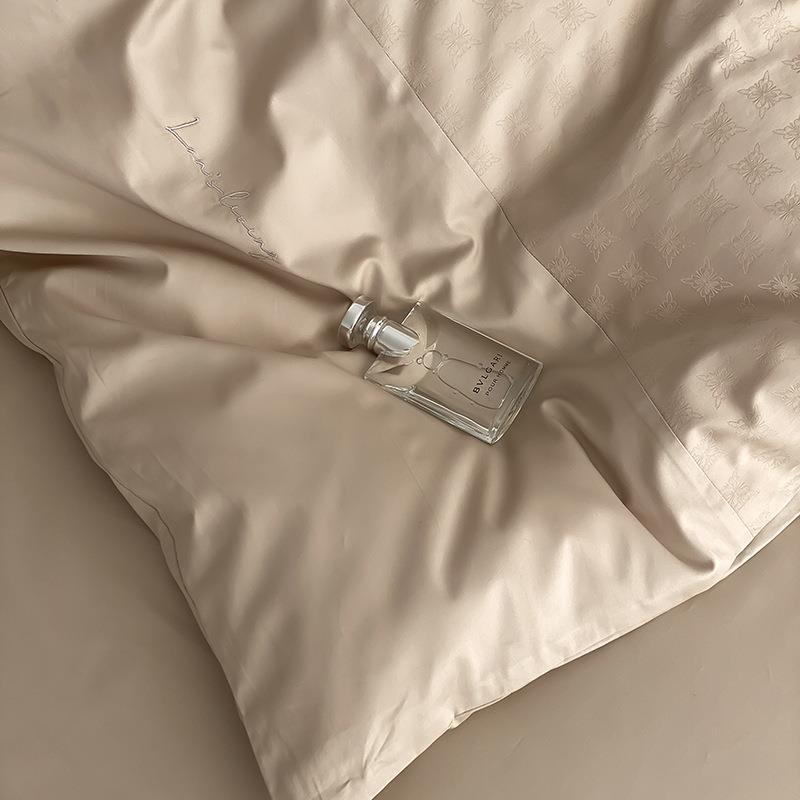 Silky Floral Bedding Set / Snow White