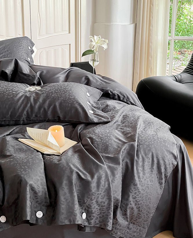 Silky Leopard Buttoned Bedding Set / Baby Pink