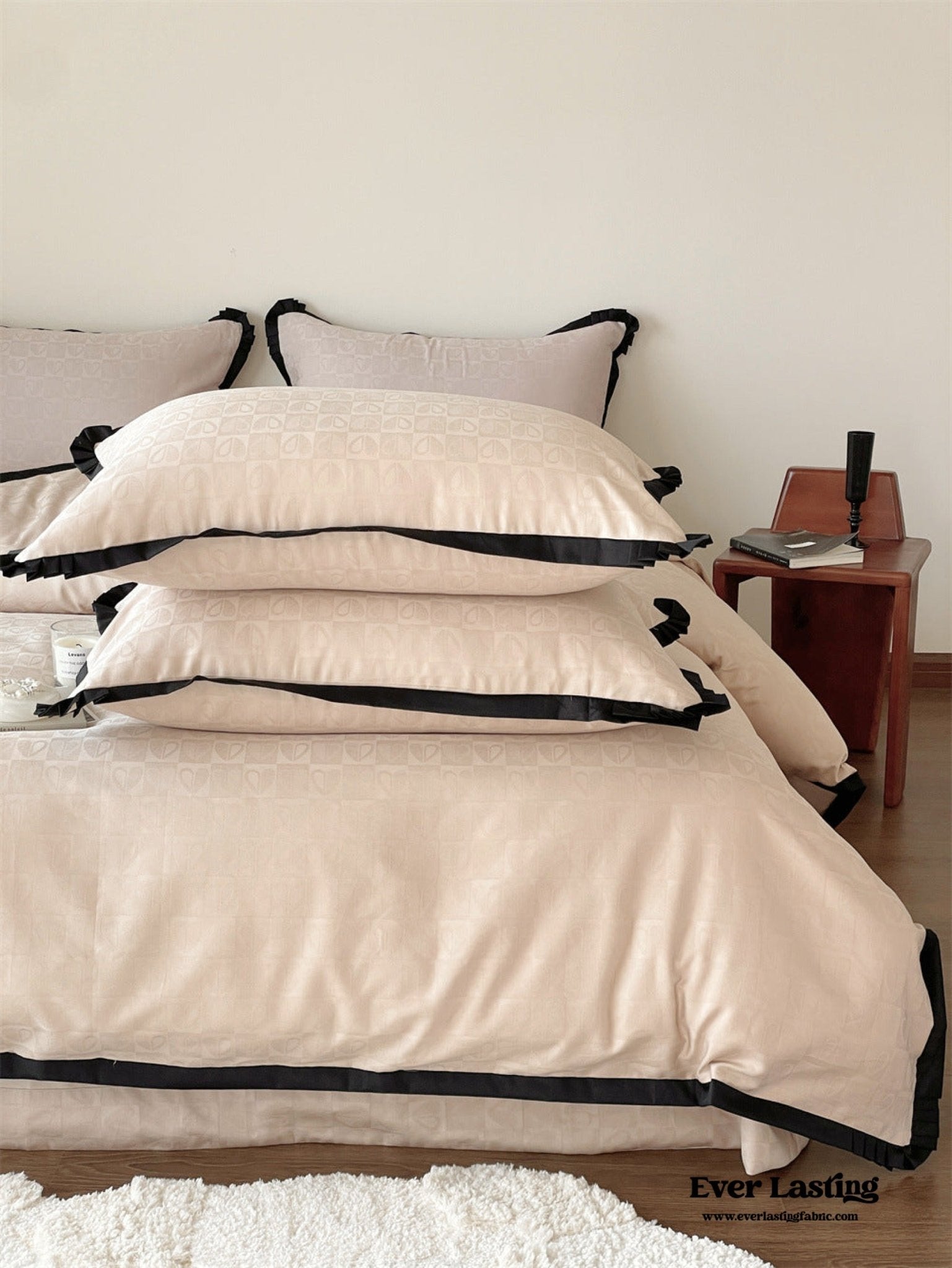 Silky Luxury Heart Textured Bedding Set / Beige