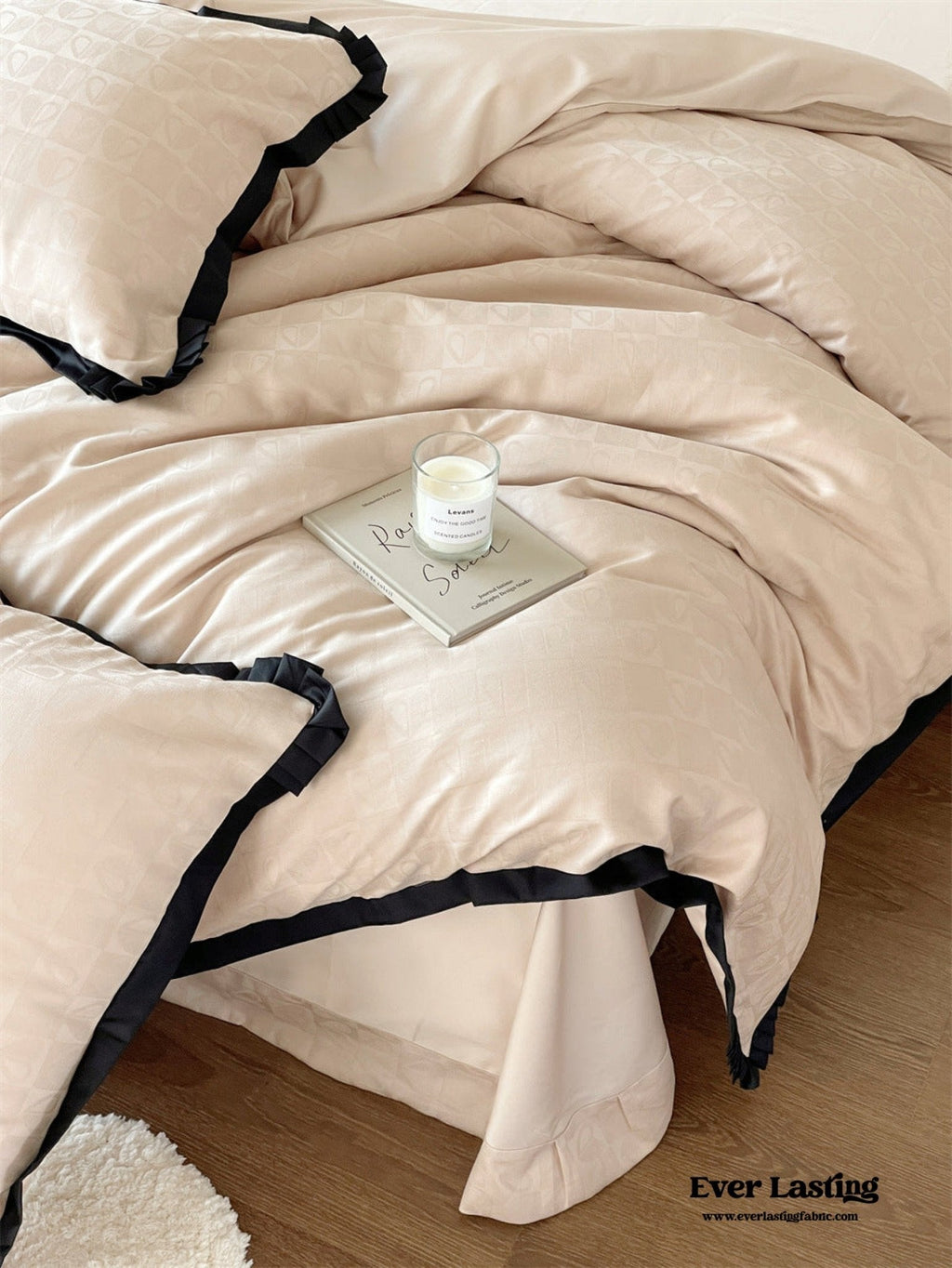Silky Luxury Heart Textured Bedding Set / Beige
