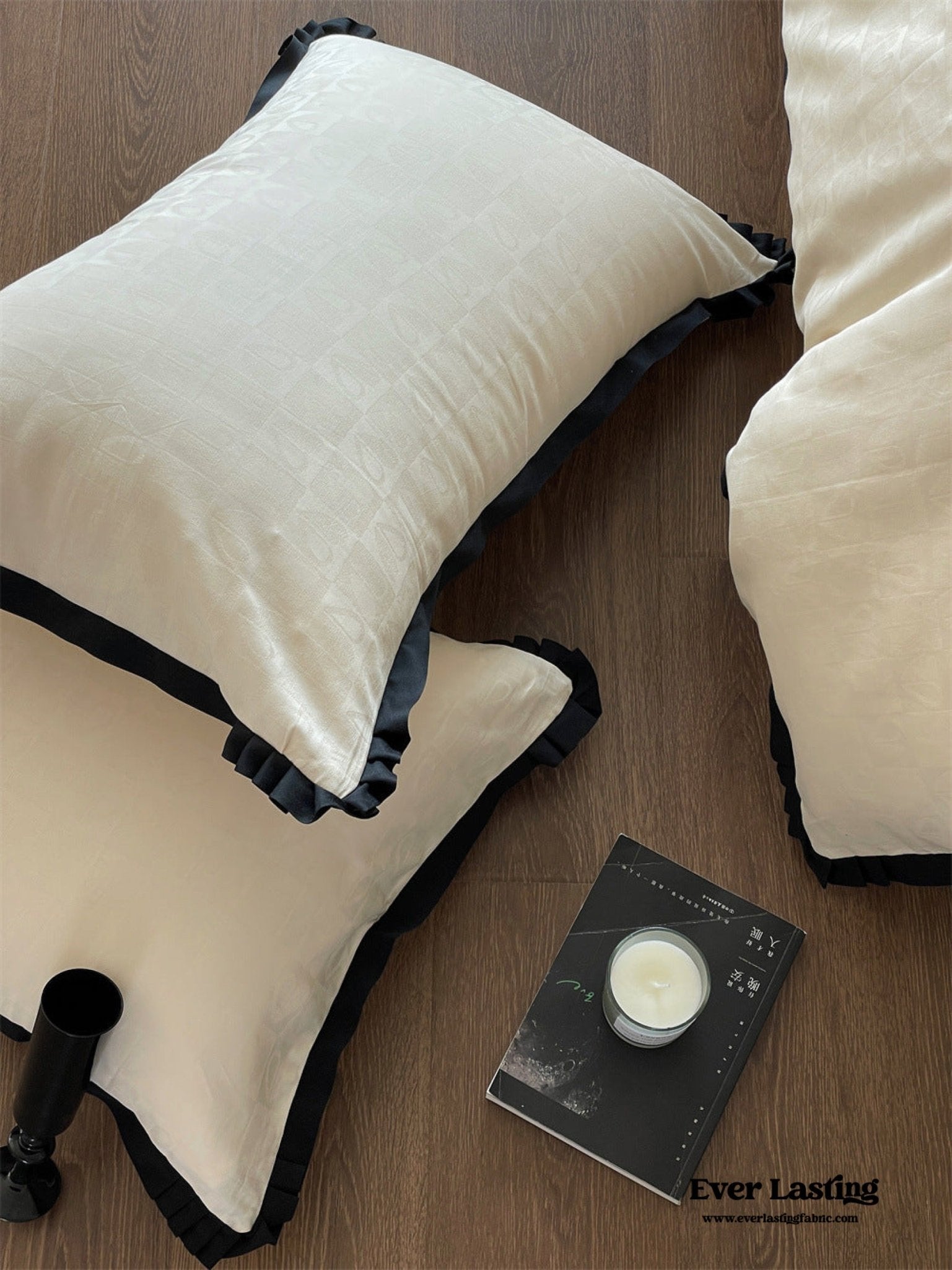 Silky Luxury Heart Textured Bedding Set / Beige